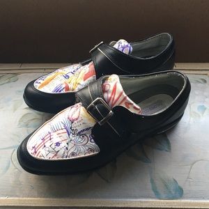 Golf shoes with details